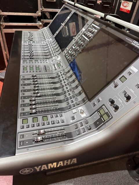 Yamaha rivage CS-R5
